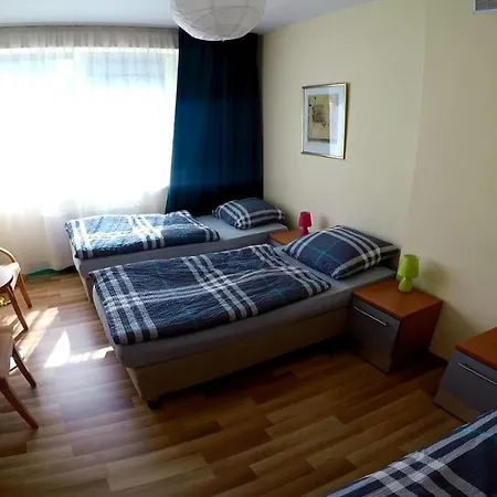 Hostel Moko
